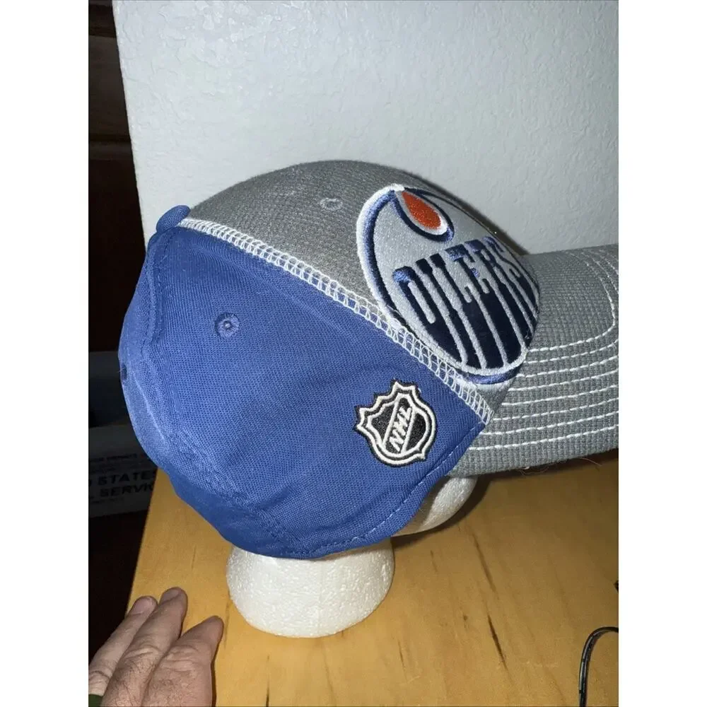 Vintage Edmonton Oilers REEBOK Center Ice Hat Cap! EMBROIDERED! S/M Flex - Picture 3 of 6